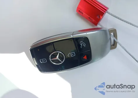 2020 Mercedes-Benz E 350 4Matic z USA, uszkodzony, nr VIN WDDZF8EB1LA733578